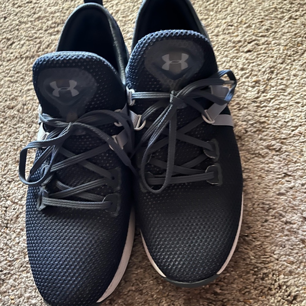 Womens Under Armour navy tennis shoes